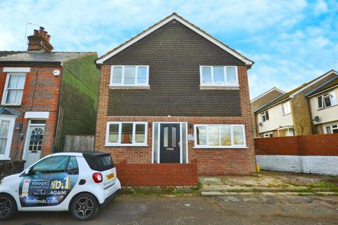 undefined, Woodley Hill, Chesham