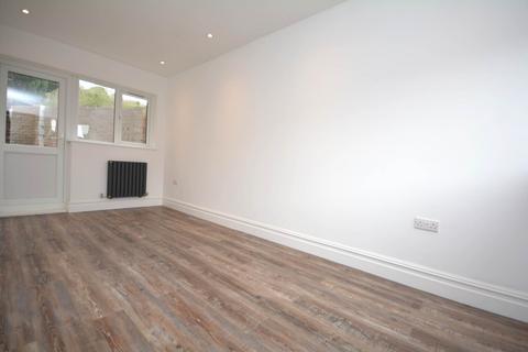 3 bedroom detached house to rent, Woodley Hill, Chesham