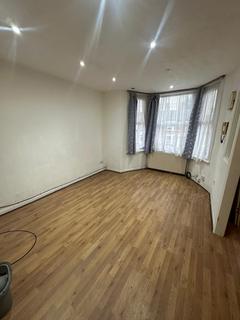 1 bedroom flat to rent, Ilford, IG1