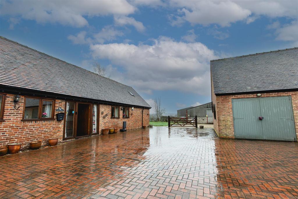 The Stables 35.jpg