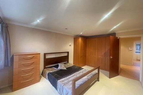 2 bedroom flat to rent, Gressenham Court,  Stanmore,  HA7