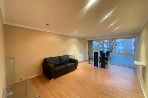 2 bedroom flat to rent, Gressenham Court,  Stanmore,  HA7