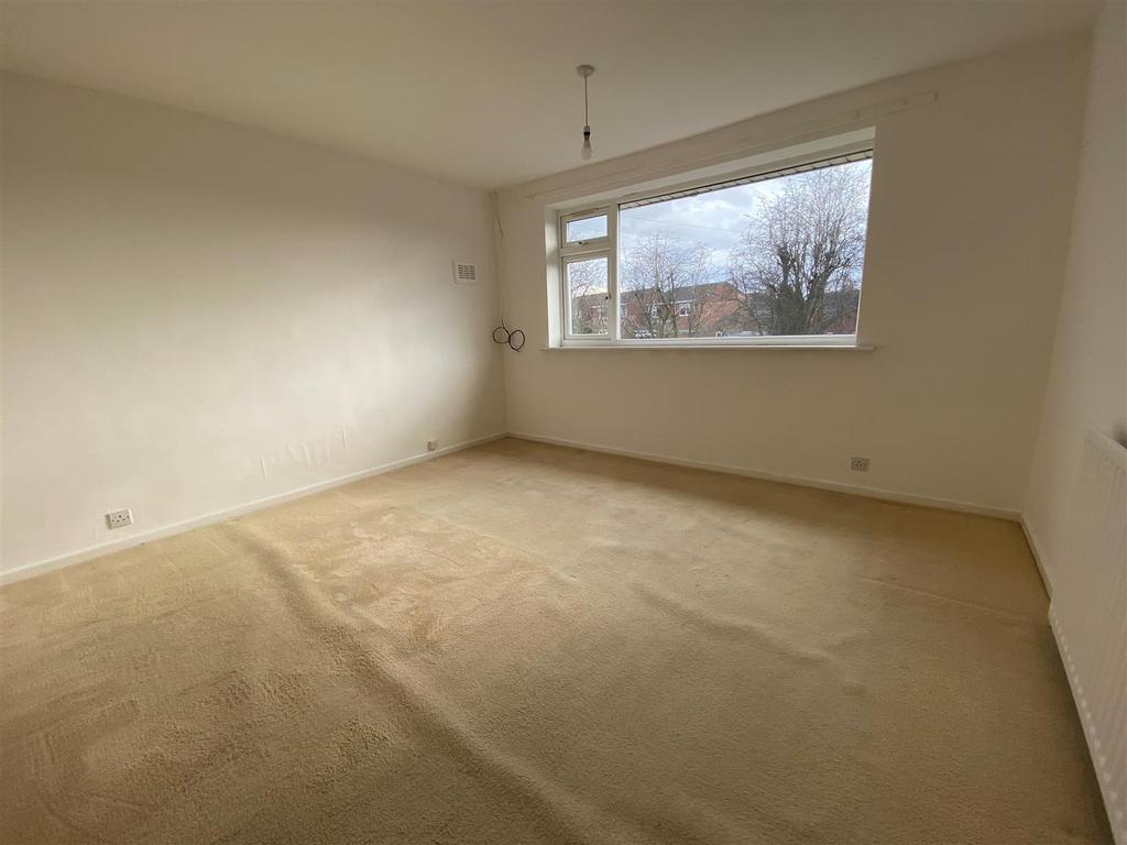 Bedroom 1.jpg