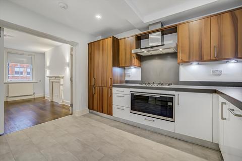 3 bedroom flat to rent, Queen Anne Street, Marylebone, London W1G