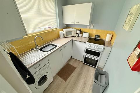 2 bedroom chalet for sale, Newport Road, Hemsby