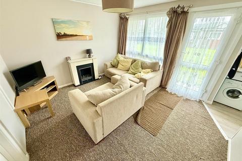 2 bedroom chalet for sale, Newport Road, Hemsby