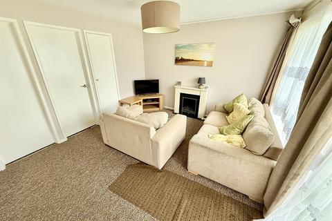 2 bedroom chalet for sale, Newport Road, Hemsby