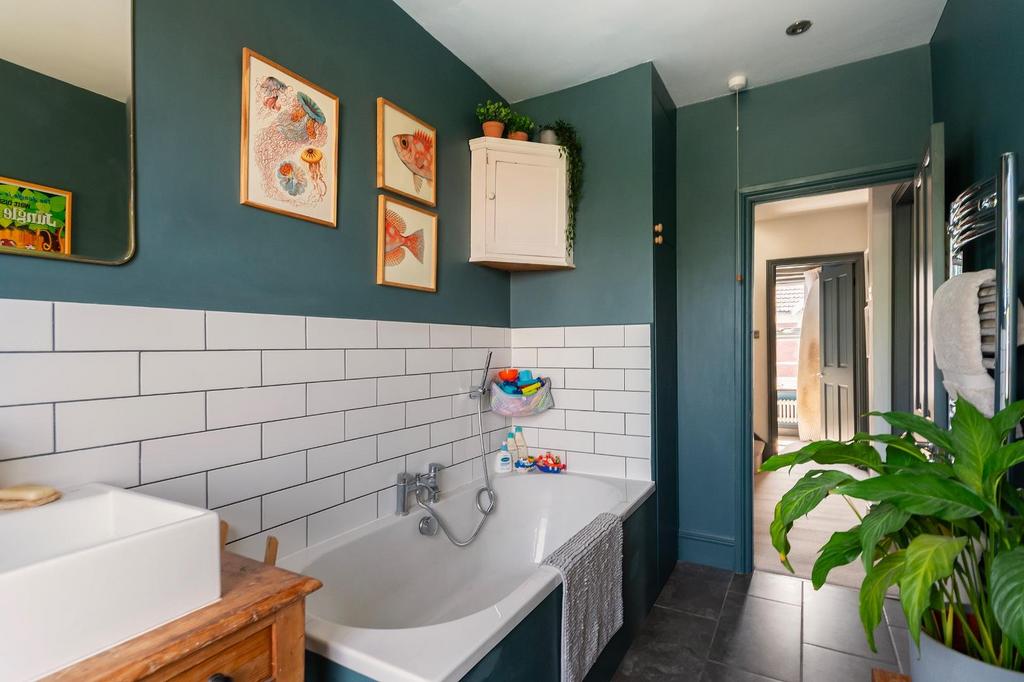 4 U3 SRBN - Bathroom A.jpg