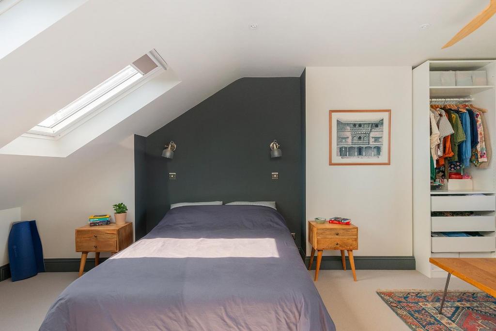 4 U3 SRBN - Bedroom L.jpg