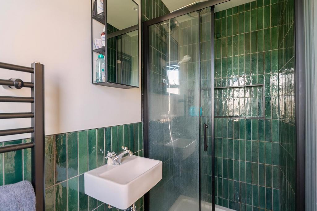 4 U3 SRBN - Ensuite A.jpg
