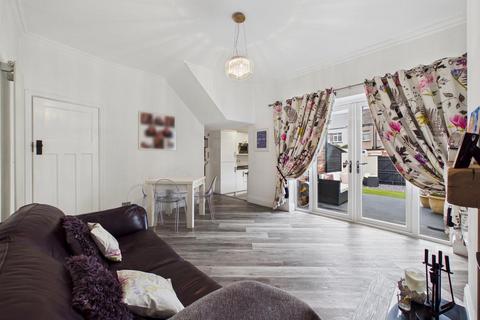 3 bedroom terraced house for sale, Claremont Road, Whitley Bay