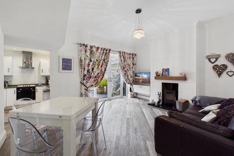 3 bedroom terraced house for sale, Claremont Road, Whitley Bay