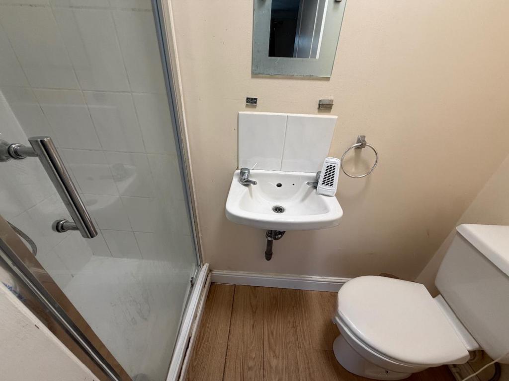 En-Suite 2