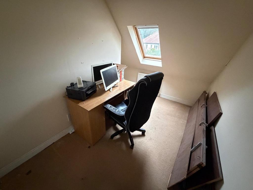 Bedroom 5/Study