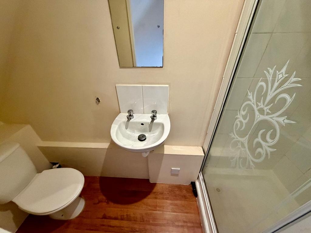 En-suite 6