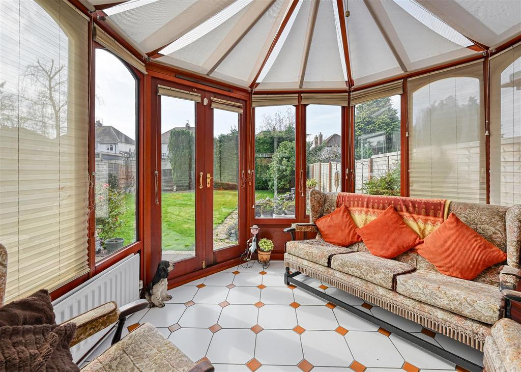 149 Pendeford Avenue-7.jpg