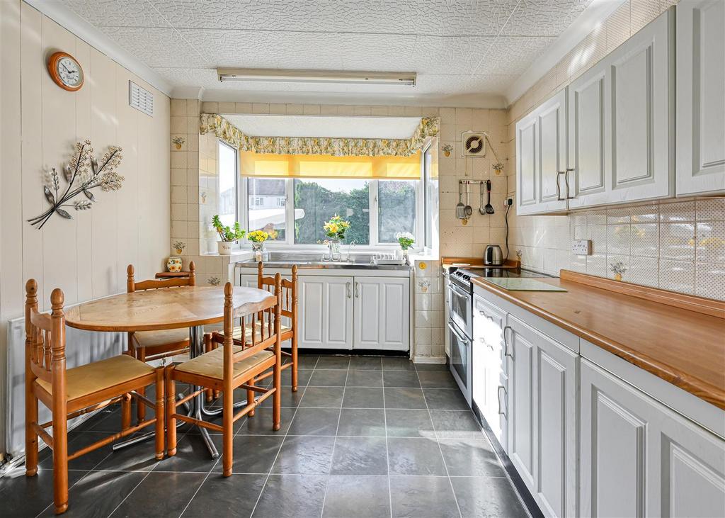 149 Pendeford Avenue-14.jpg