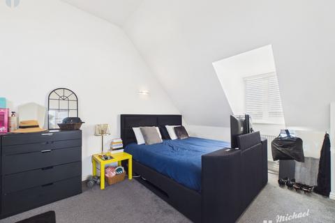 3 bedroom semi-detached house for sale, Paradise Orchard, Berryfields
