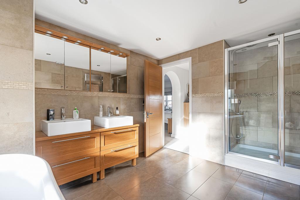 Ensuite