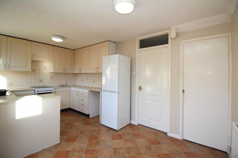 3 bedroom terraced house to rent, Longtail, CM11