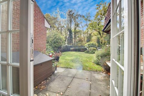 2 bedroom retirement property for sale, Perrywood, Welwyn Garden City