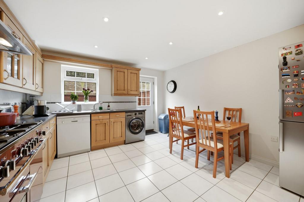 Dining kitchen