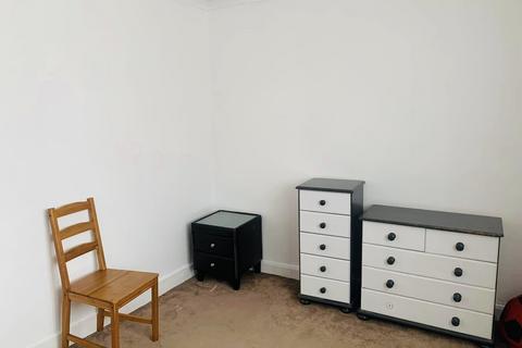 undefined, Connaught Road, Luton LU4