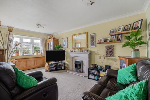 2 bedroom bungalow for sale, Sandown Close, Alton, Hampshire