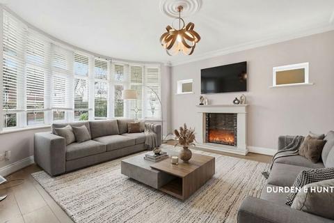 6 bedroom detached house for sale, Stradbroke Grove, Buckhurst Hill, IG9