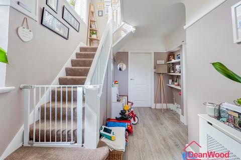 3 bedroom property for sale, Hill View, Crescent Road, Ramsey