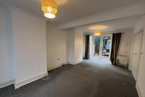 2 bedroom house to rent, Boswell Avenue, Manchester, M34
