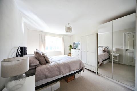 undefined, Kiln Way, Dunstable