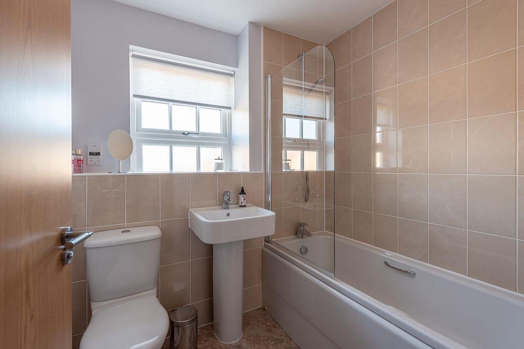 BATHROOM.jpeg