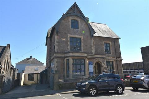 Property for sale, Warren Street, Tenby