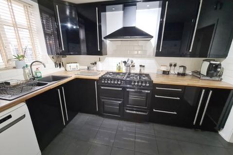 3 bedroom semi-detached house for sale, South Crescent, Clayton