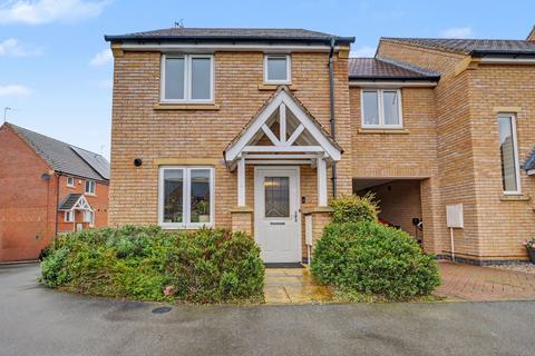 2 bedroom end of terrace house for sale, Wicket Close, Loughborough LE11