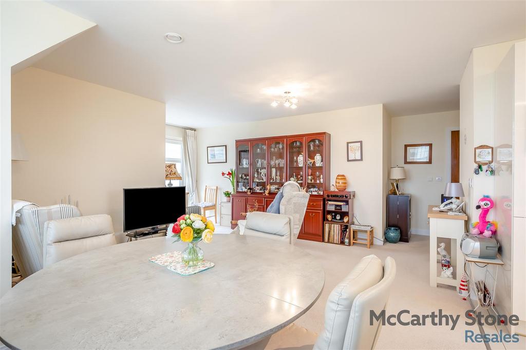 8679068-interior18.jpg