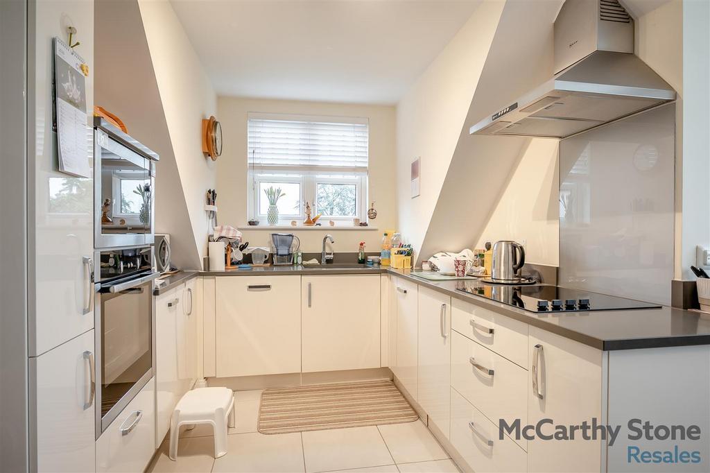 8679068-interior17.jpg