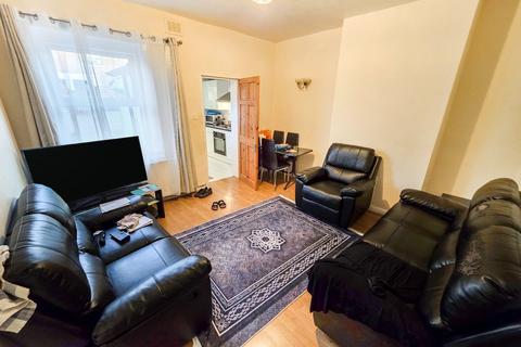 3 bedroom terraced house for sale, Brent Terrace, London, NW2
