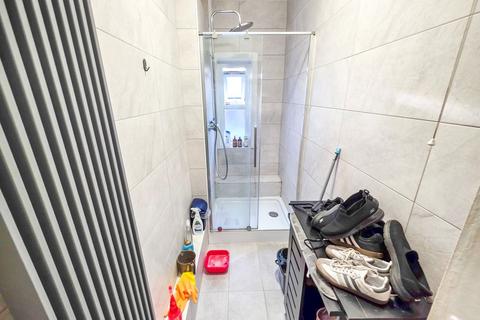 3 bedroom terraced house for sale, Brent Terrace, London, NW2