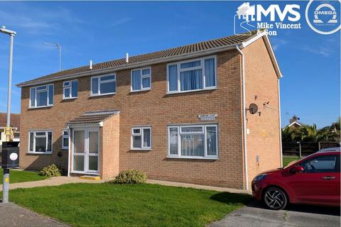 1 bedroom flat for sale, Romford Court, Fairlop Close, Clacton-on-Sea