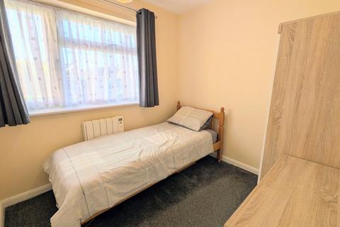 1 bedroom flat for sale, Romford Court, Fairlop Close, Clacton-on-Sea