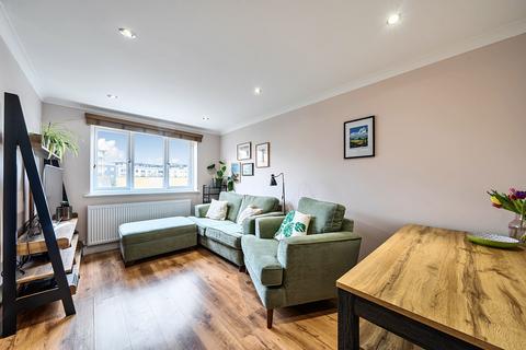 1 bedroom apartment for sale, Crosslet Vale, London