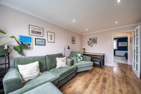 1 bedroom apartment for sale, Crosslet Vale, London