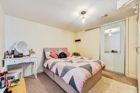 1 bedroom flat for sale, Beckhampton Street, Swindon, Wiltshire, SN1
