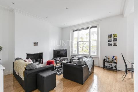 3 bedroom flat to rent, Buckland Crescent, London, NW3