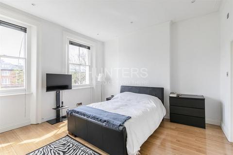 3 bedroom flat to rent, Buckland Crescent, London, NW3