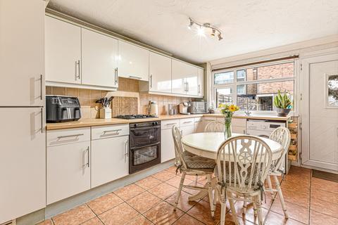 3 bedroom end of terrace house for sale, Gloucester Crescent, Wigston LE18