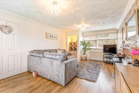 3 bedroom end of terrace house for sale, Gloucester Crescent, Wigston LE18