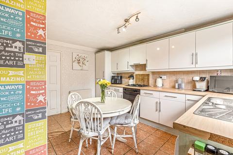 3 bedroom end of terrace house for sale, Gloucester Crescent, Wigston LE18